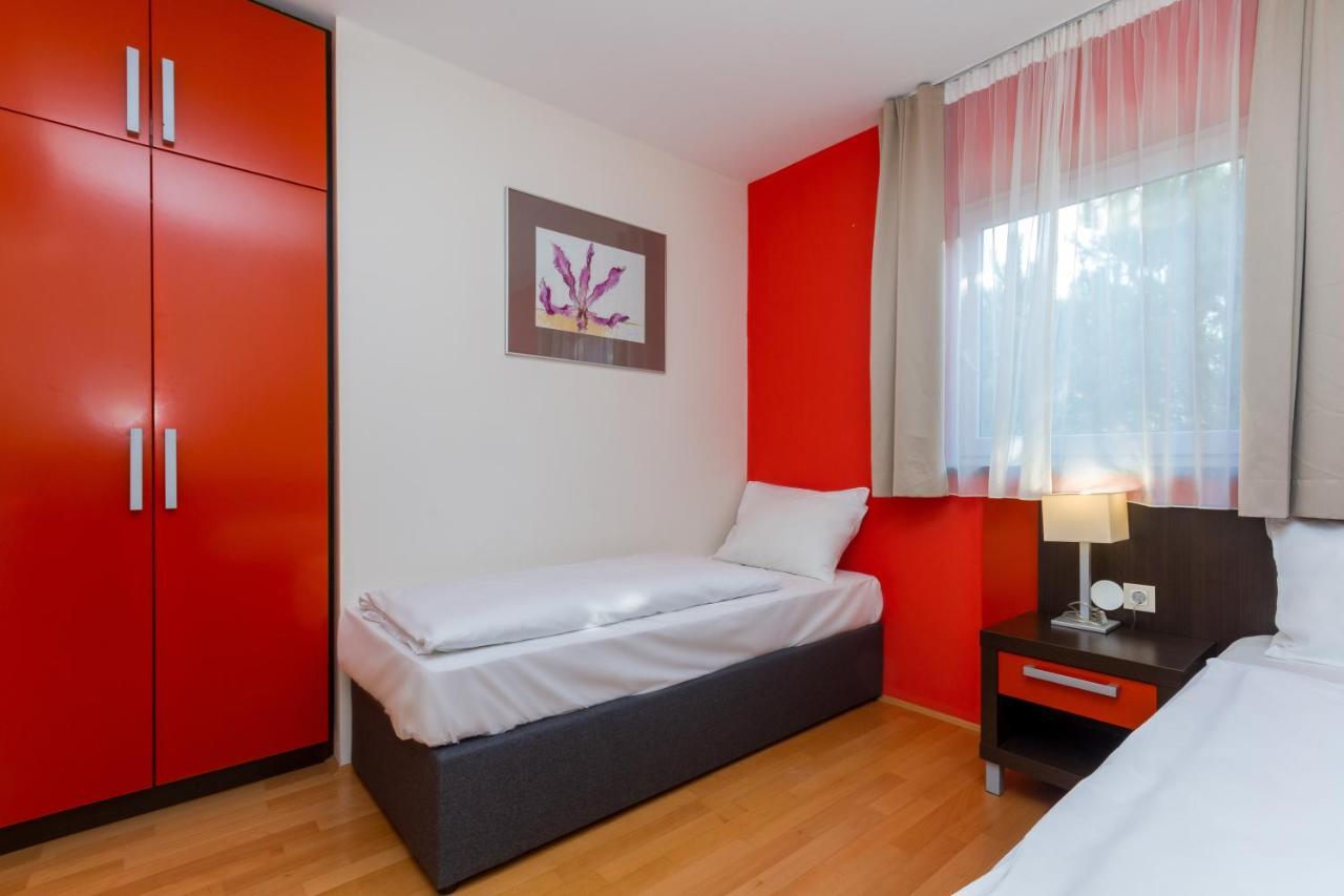 Apartment Marina Lebic 411 *